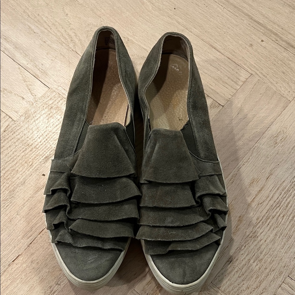 Anthropology Seychelles Quake Olive Ruffled Flats
